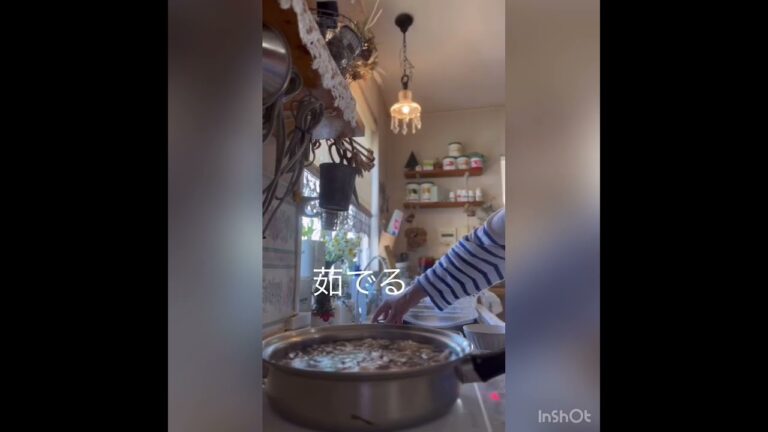 簡単❣️パスタ　パスタと一緒にまいたけも茹でる。塩昆布とネギ、オリーブオイルと塩胡椒で味を整えて完成❣️シンプルだけど美味しいです♡