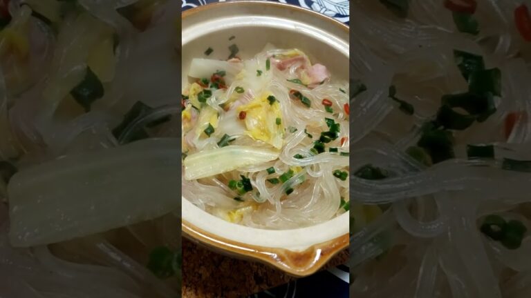 今日の晩酌🏠😳🍺鶏ガラスープのマロニー鍋#今日の晩御飯#晩酌#マロニー#鍋#鶏ガラ#鶏ガラスープ