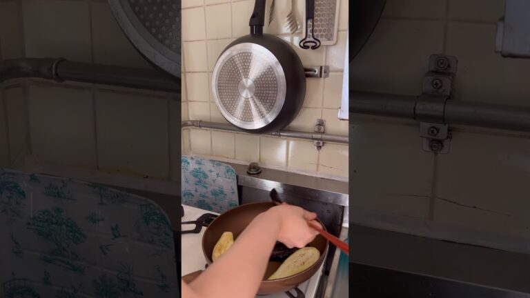 じゅわじゅなすと豚こまの甘酢だれ🦭🍆 #簡単レシピ #栄養士 #料理動画 #料理 #なす #なすレシピ #豚こま #豚肉 #豚肉レシピ #豚肉料理 #甘酢 #料理動画 #料理 りょ#クッキング