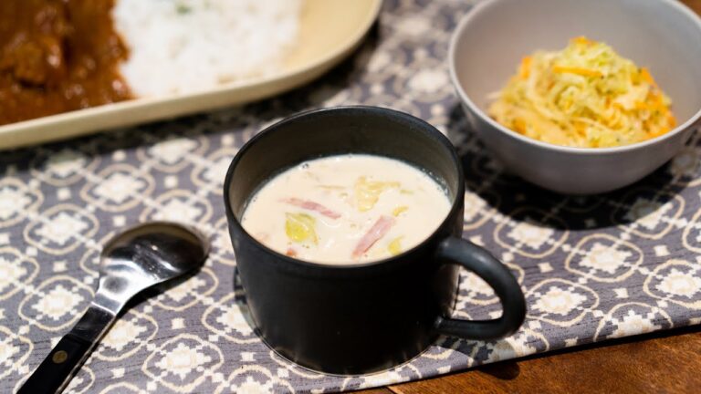 豆乳でまろやか♪キャベツとベーコンのミルクスープ