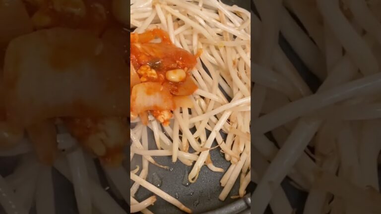 先日のチリコンカンが余ったので洋風チックな塩ラーメンにしてみたらこれが美味い(*´∀｀*)b