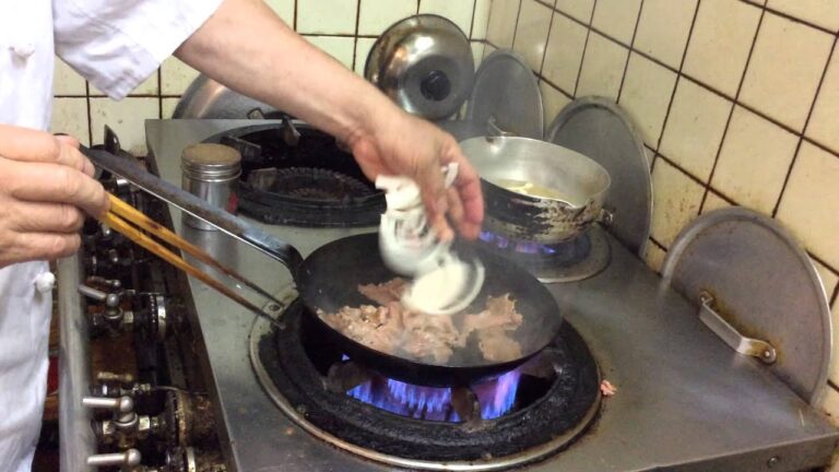 本日の定食、そうめんの味噌汁、焼肉(((o(*ﾟ▽ﾟ*)o)))