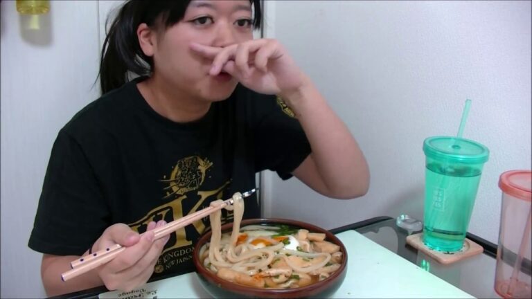 【和洋折衷】大盛りチーズ月見きつねうどん【あつあつ】