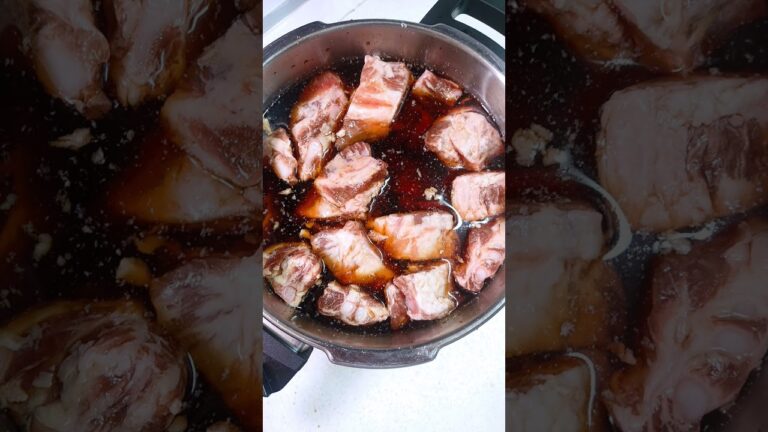 酒のつまみ 豚バラなんこつ煮込み