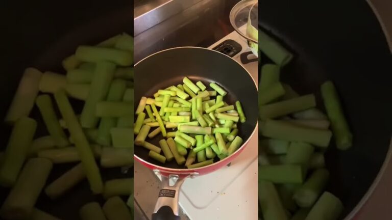 肉巻きアスパラとアスパラ炒めを作る
