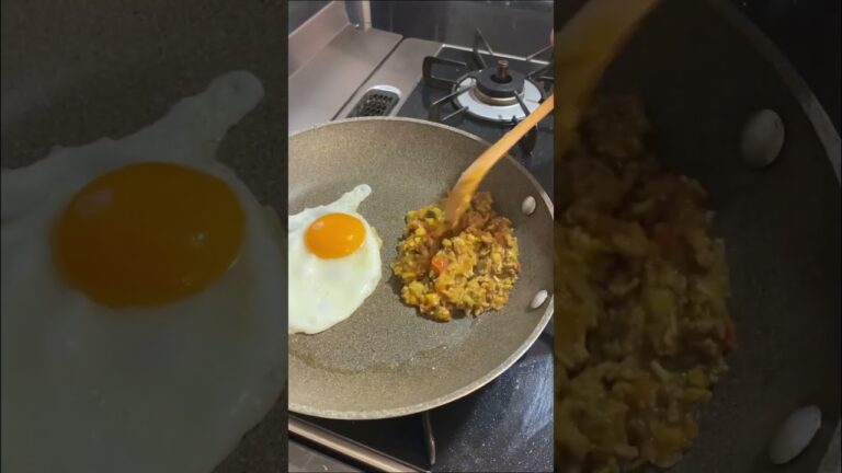 ＼ちゃちゃっとランチ／キーマカレーうどん レシピはコメント欄に記載 #shorts