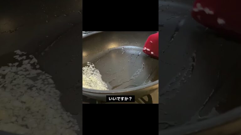 豚キムチ炒飯は雑に盛り付ける美学