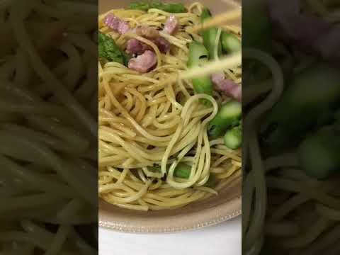 【セブンイレブン】アスパラとベーコンのバター醬油パスタ（税込：518円）