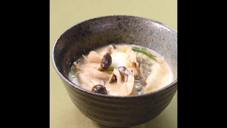 味噌と酒粕で体ほっこりあたたまる♪牡蠣の酒粕鍋 ｜ moguna[モグナ]