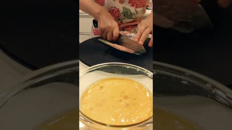 🍳小松菜で一品☆ハムと卵と一緒にオムレツ😋✨【不器用な私が作る簡単で美味しい料理編#shorts