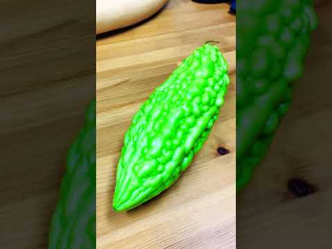 ゴツゴツパンッパンの、サラダゴーヤ【野菜の宅配型直売所：船橋野菜】