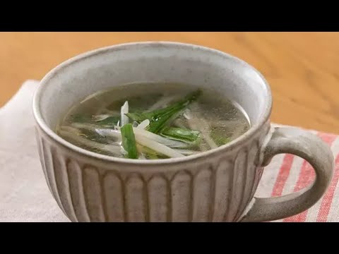もやしとにらの中華風スープ