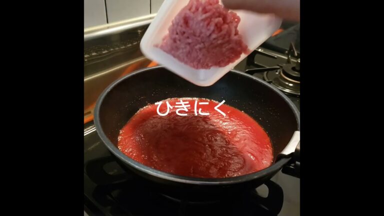 トマトと豆腐とひき肉をつかった料理