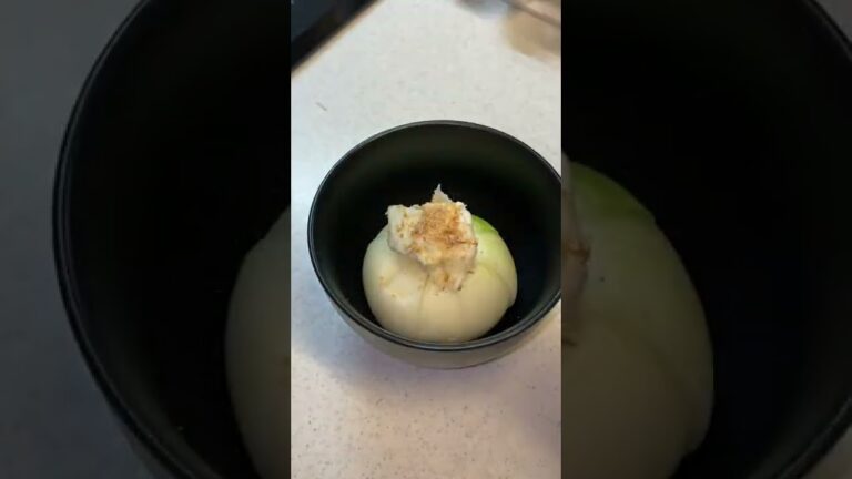【丸ごと玉ねぎ】丸ごと玉ねぎのコンソメバターが甘味が最大限に引き立って美味しすぎた！！#shorts #簡単レシピ