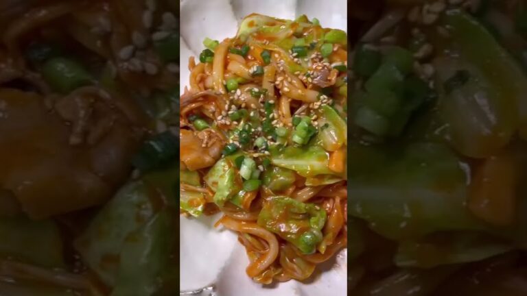 レンジだけ簡単調理🙌🏻ピリ辛うどん