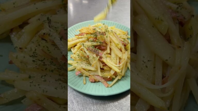 女将のガリバタシャキシャキポテト Potato stir fry garlic butter #shorts