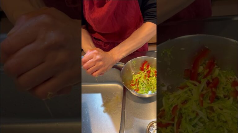 ＼野菜をたっぷり食べよう／キャベツとパプリカのごま味噌 レシピはコメント欄に記載 #shorts