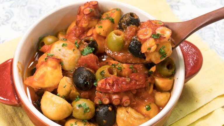スペインバルの味！タコとオリーブのトマト煮込み