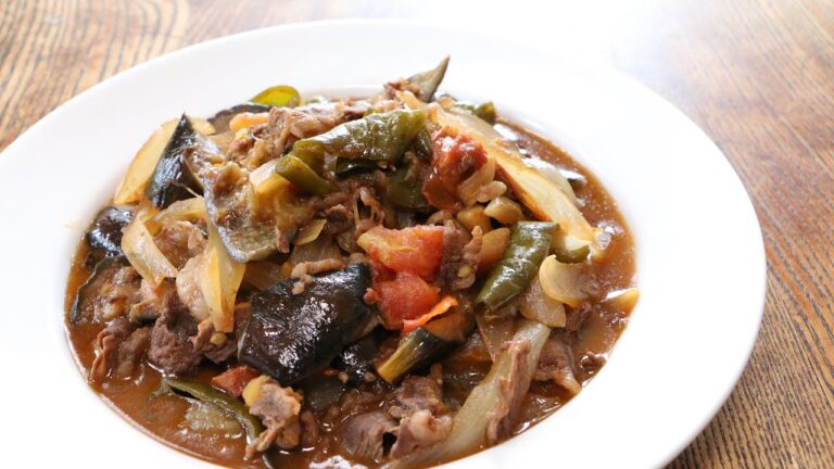 【77歳現役栄養士】夏野菜とお肉の煮物で疲労回復！ / 調味料2つの簡単料理 / 冷めてもおいしいので、作り置きにも◎