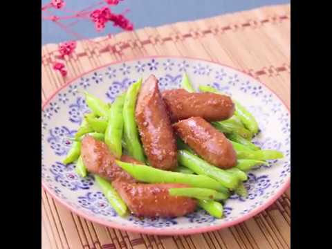 みんな大好きガリバタ醤油でお箸がすすむ ウインナーといんげんのにんにく炒め ｜ moguna[モグナ]