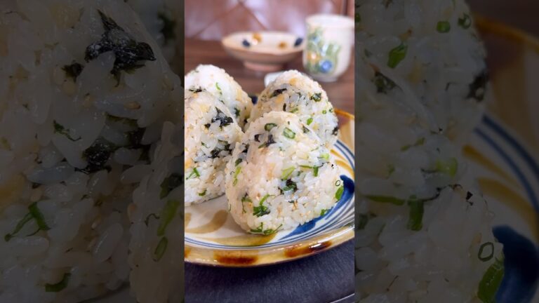 韓国海苔と天かすのめんつゆ混ぜおにぎり