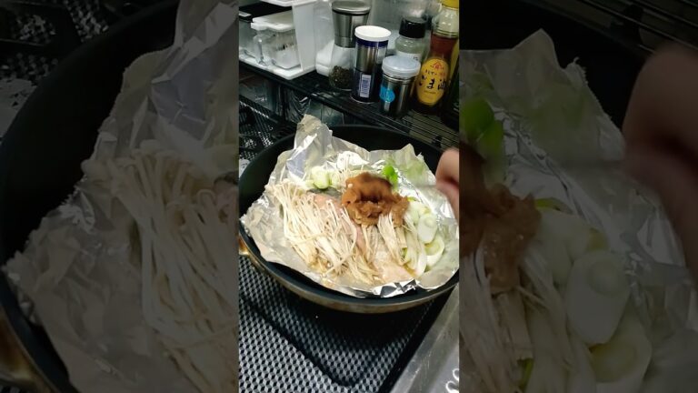 秋鮭の味噌バター焼き #shorts #料理 #鮭 #ホイル焼き