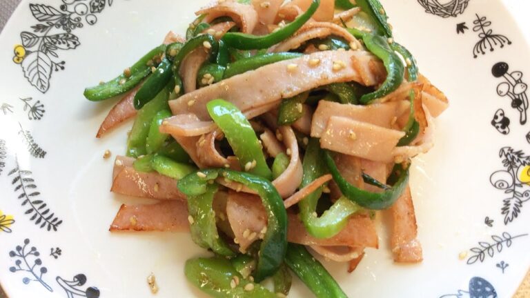 ピーマンとハムの塩炒め