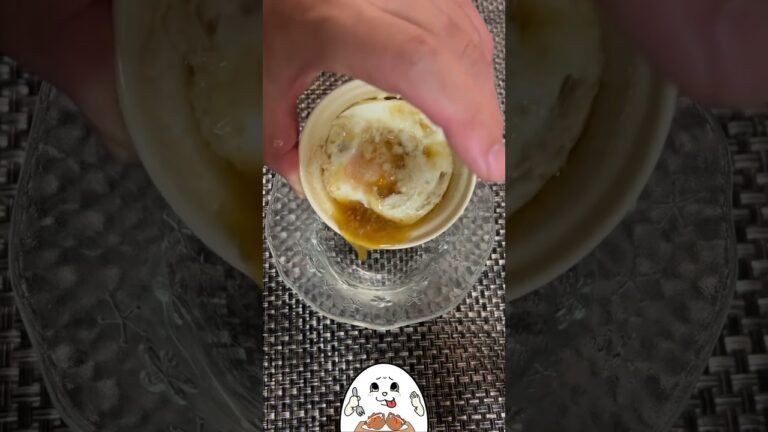 【ズボラ】1分でできる味玉が美味すぎる #food 😋