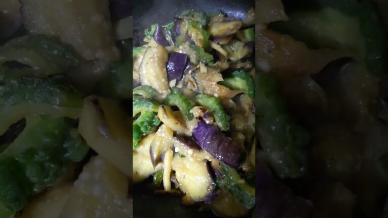 ゴーヤと佐土原茄子の味噌炒め🍆生姜多め