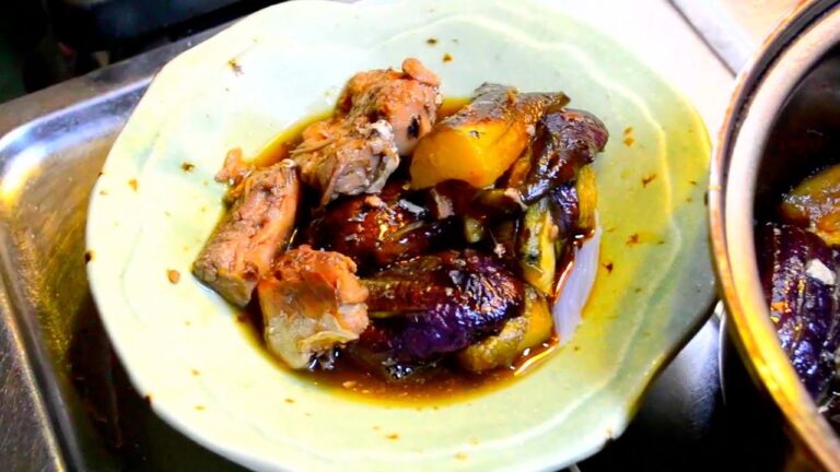 茄子の料理：茄子と鯖缶の炊いたん　　How to make stewed eggplants and canned mackerel