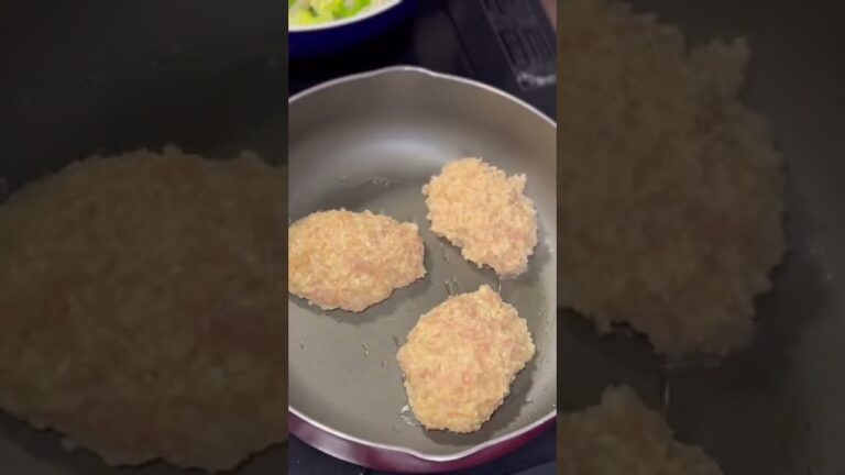 【女性必見】罪悪感なく食べれる胸肉と絹豆腐のふわふわハンバーグ