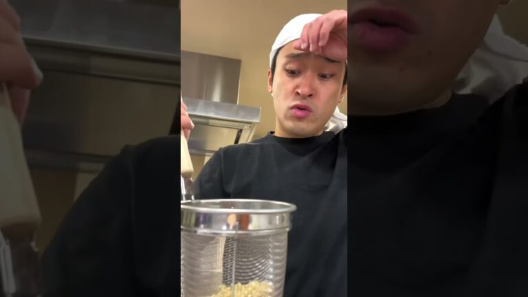 Fantastic Ramen 湯切り…🍜 #shorts #trending