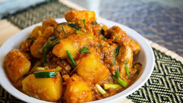 【ミャンマー】甘い中にも辛さのある「豚肉とじゃがいものトマト煮」の作り方 / ผัดซี่โครงหมูใส่มันฝรั่ง