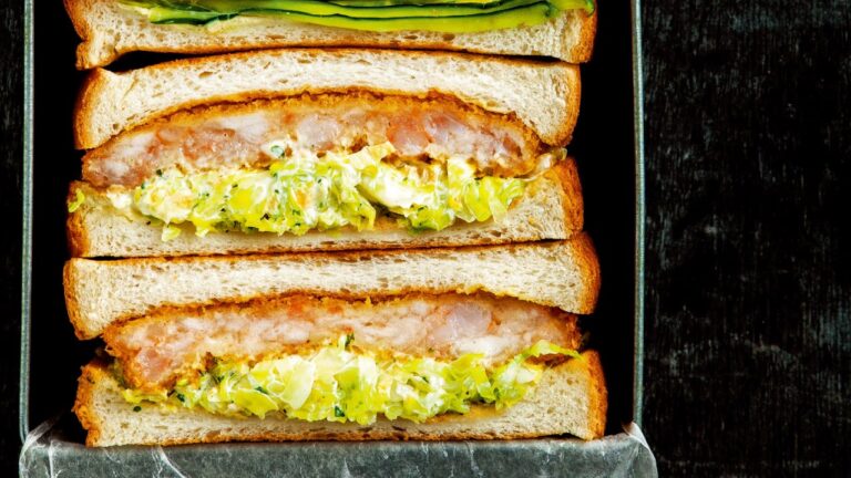 海老カツコールスローサンド