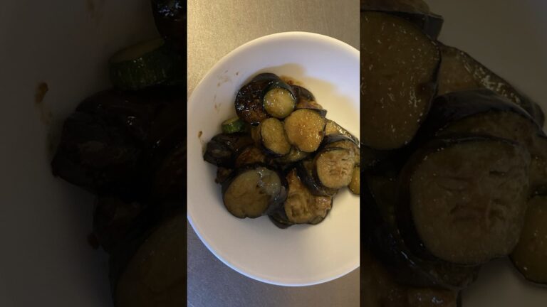 ナスとズッキーニのニンニクバターソテーを作ってみた。#ナス# #ズッキーニ #料理