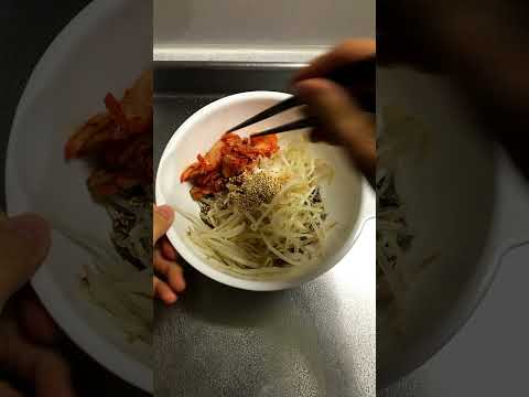 これ食って10kg痩せた。とりあえずこれ作って食っとけ。【ダイエット】鯖とキムチのもやしナムル#shorts
