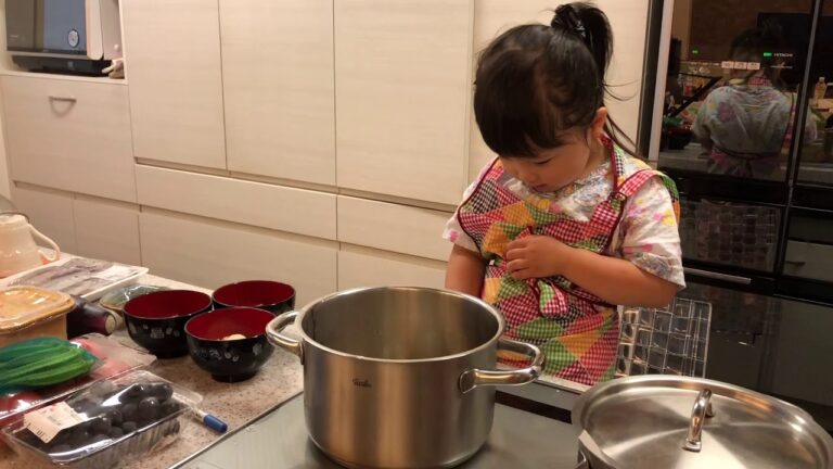 かのんクッキングvol.9☆手羽先とこんにゃくの煮物を作ったよ！もう調味料はバッチリ覚えたね^_^