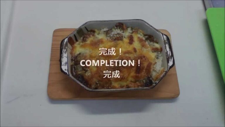 余ったカレーで　かんたんカレードリア It is the surplus curry and is curry doria.  用有余的咖喱　咖喱多利亚