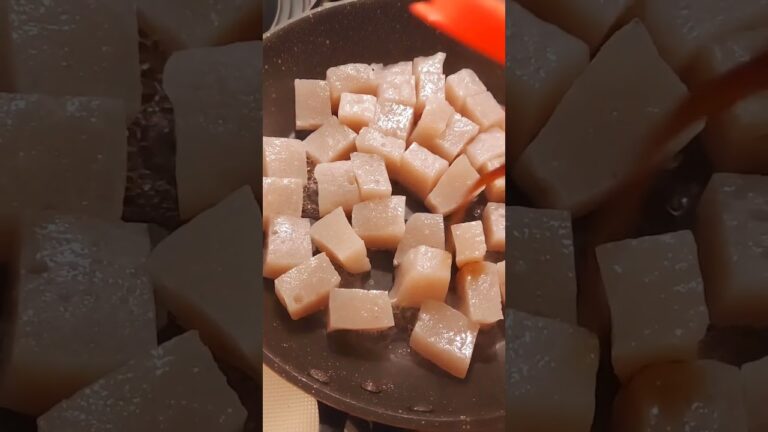 手作りこんにゃくを頂きました。つゆ(調味料)を直ぐに吸収してくれます。時短💮。市販のものより、柔らかく臭みもないです。皆で、美味しく頂きました😋#food