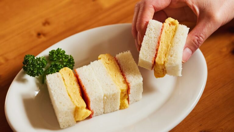 【卵サンド】卵一つでふわふわ！関西風のだし巻き卵サンド！