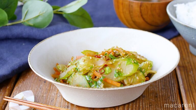 【セロリとにんじんのきんぴら】シャキシャキとした食感！お弁当のおかずにも♪｜macaroni（マカロニ）