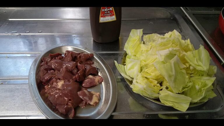 【鶏レバーとキャベツのソース炒め】下処理なしで❓️ヤバくない‼️