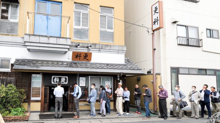 客の９割が注文する衝撃の特大めし！1日８００人が殺到する究極グルメ