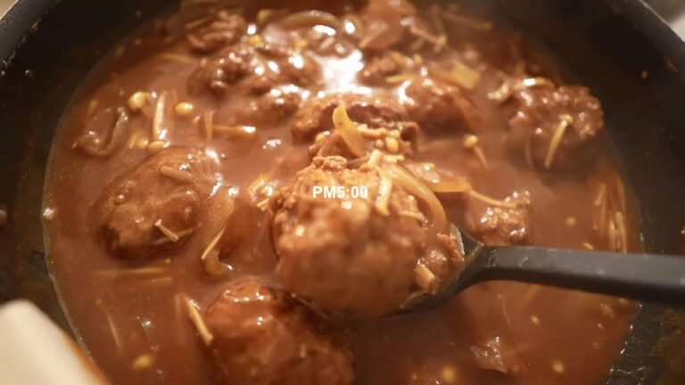 【献立】仕事帰りPM5:00　絶品煮込みハンバーグ　ブロッコリーとえびと卵のサラダ　木曜日のご飯の献立