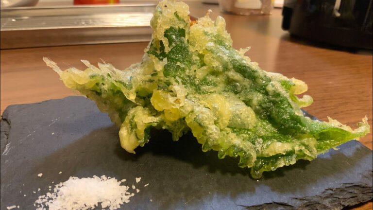 大葉に衣を着せて揚げた天ぷら【ASMR】