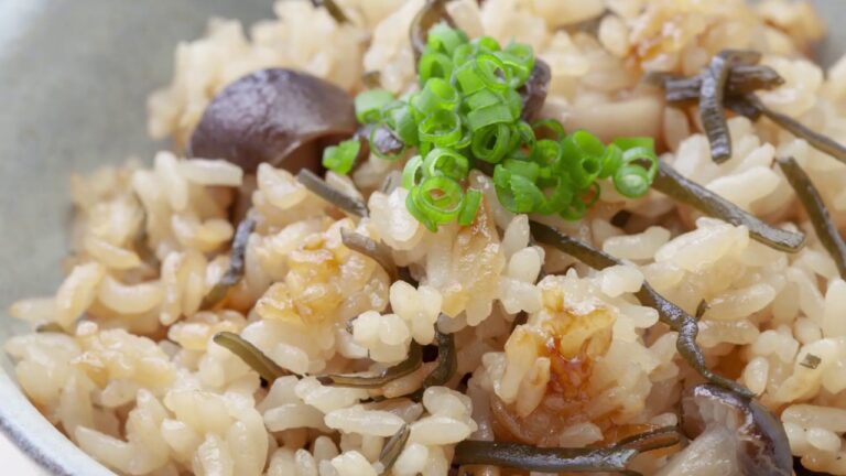 塩昆布のしめじバターごはん