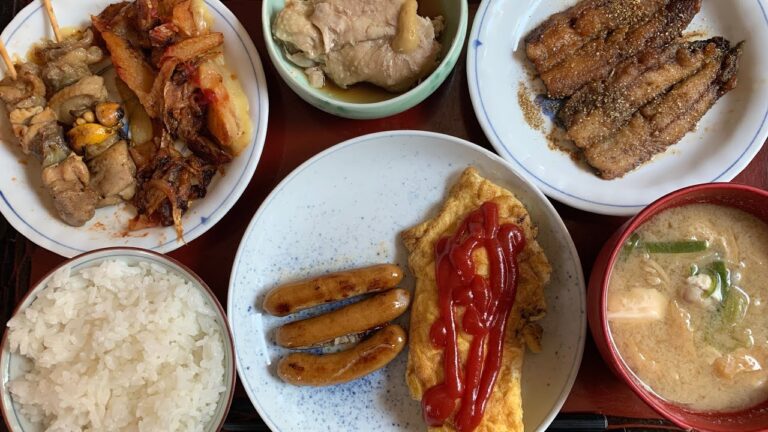 【オムレツ、ウィンナー定食】【とりの蒸し焼き】【焼き鳥、ジャーマンポテト】【咀嚼音】【ASMR】【飯テロ】【飯動画】【1人飯】