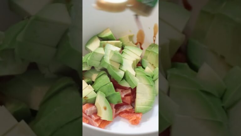 北海道のスーパーレベル高すぎる！サーモンとアボカドの醤油和え