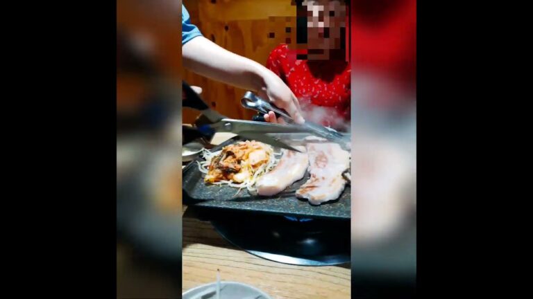 ソウル江南『통돼지네 ／ トンデジネ』のミナリサムギョプサル