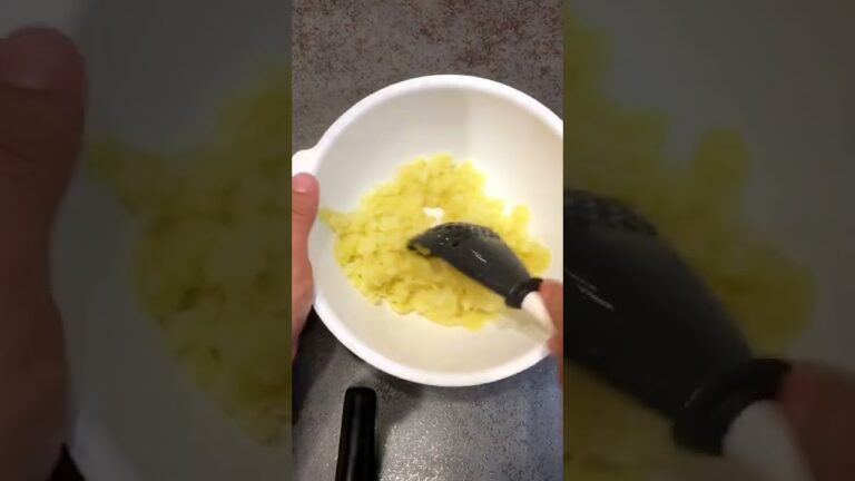 これ食って10kg痩せた。とりあえずこれ作って食っとけ。梅と紫蘇のポテトサラダ